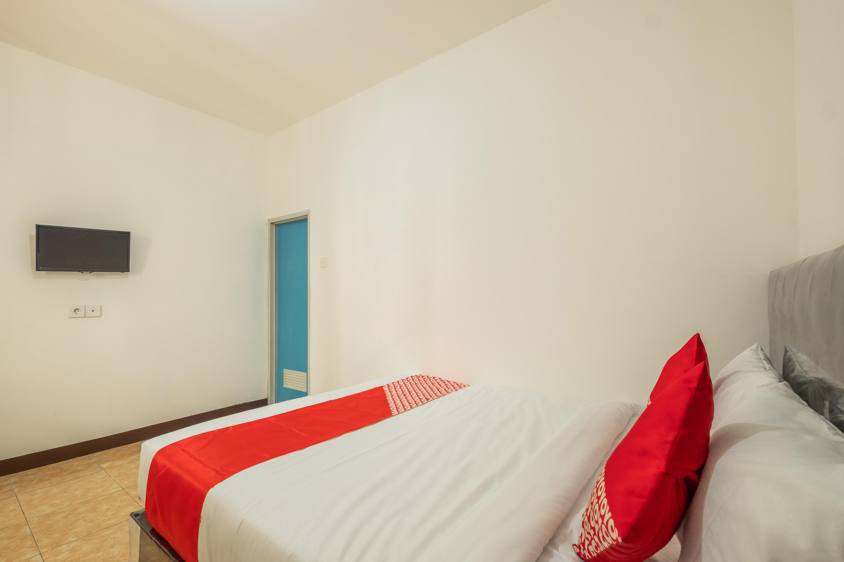 Oyo 1460 Anyelir Residence Cirebon Buitenkant foto