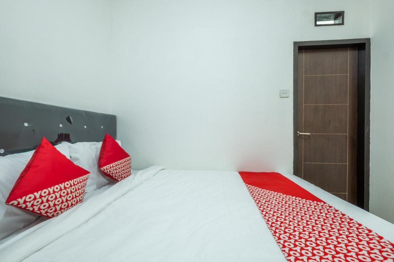 Oyo 1460 Anyelir Residence Cirebon Buitenkant foto